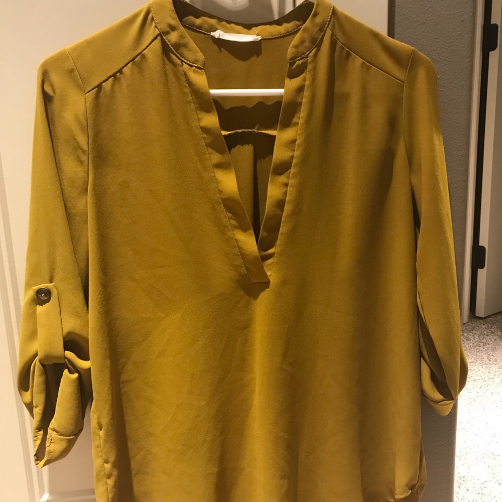 Yellow gold light weight 3/4 length shirt
